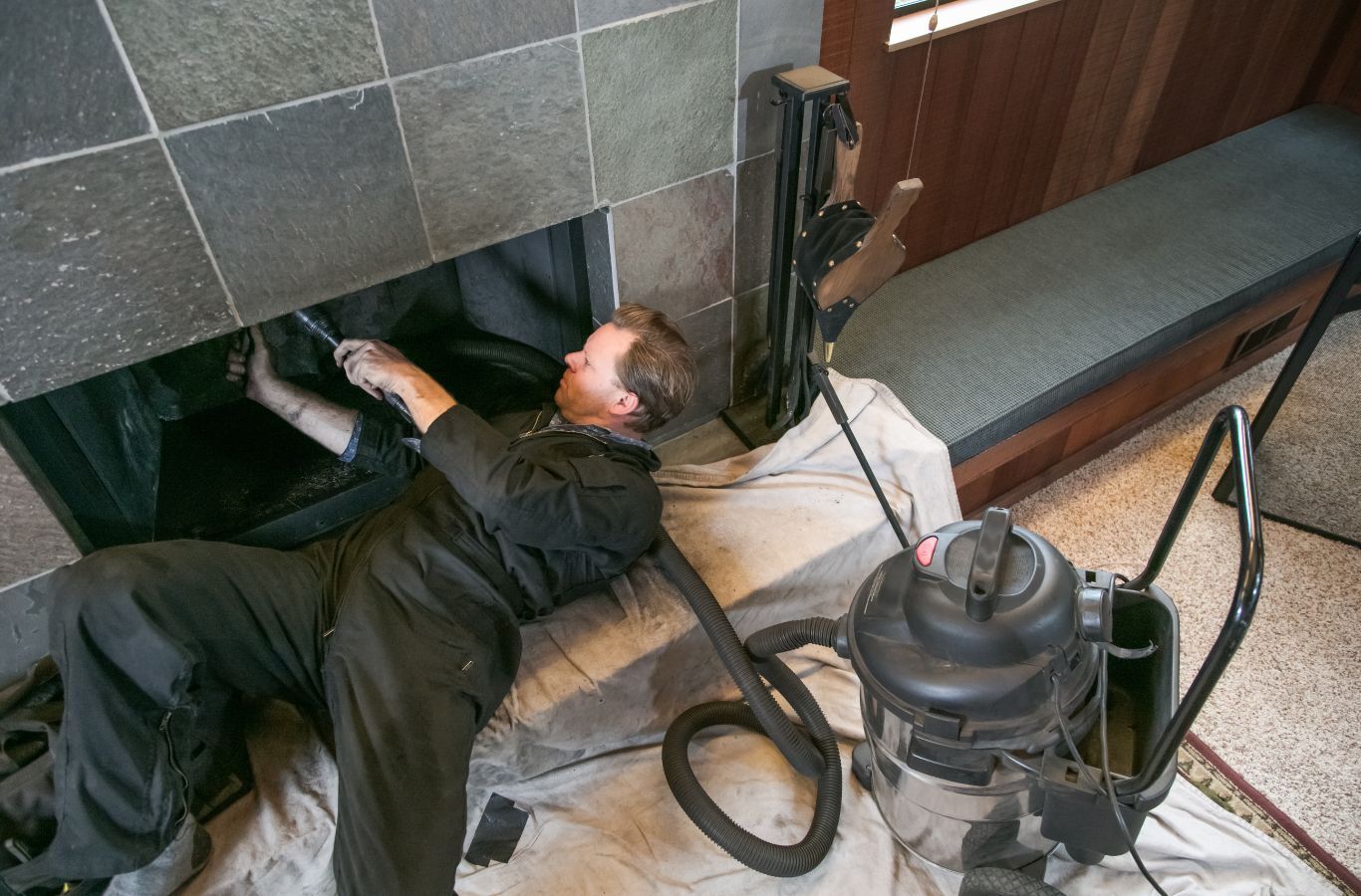 Top-quality home services in Geauga County provided by Green and Clean Home Services, featuring our skilled team maintaining the cleanliness and orderliness of homes.